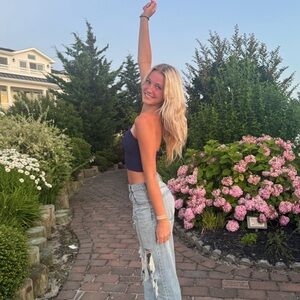 Meet your Posher, Brielle
